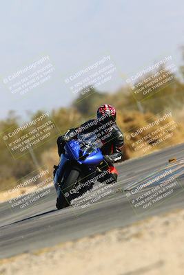 media/Jan-14-2024-SoCal Trackdays (Sun) [[2e55ec21a6]]/Turn 2 (1025am)/